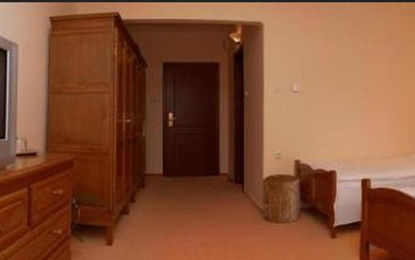 酒店 Kincsem Wellness