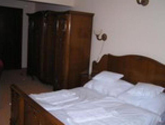 酒店 Kincsem Wellness