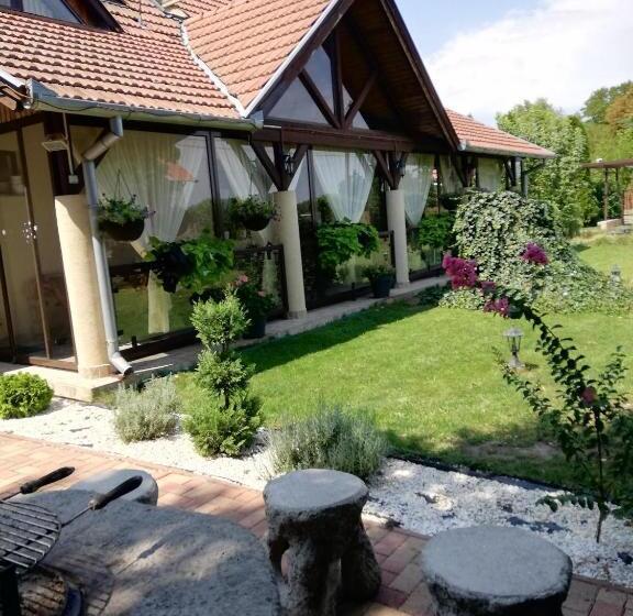 Отель Neon2 Vendégház