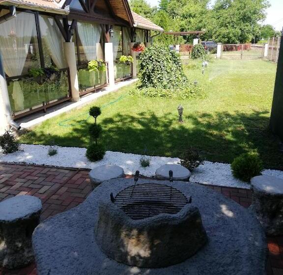 Отель Neon2 Vendégház