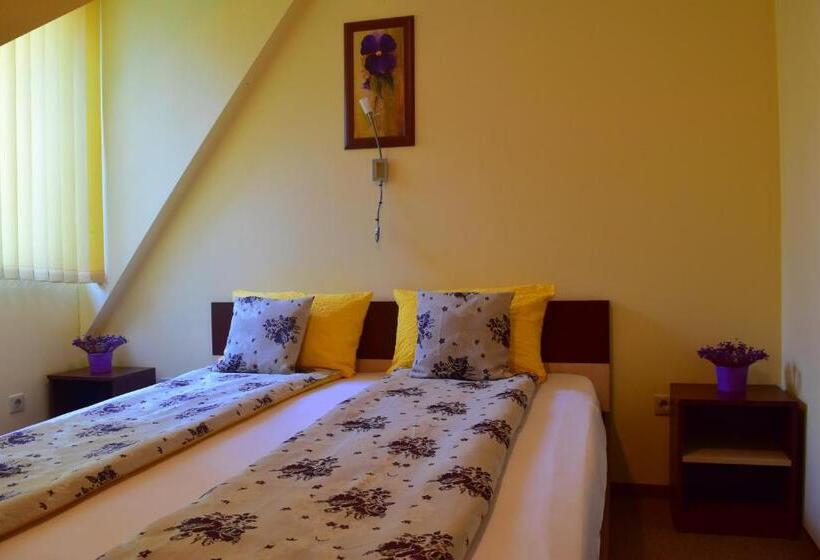 Отель Neon2 Vendégház