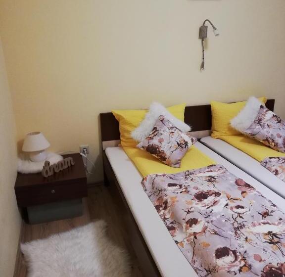 Отель Neon2 Vendégház