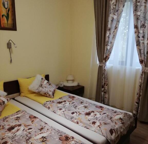 Отель Neon2 Vendégház