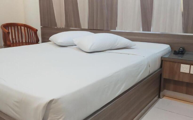 בית מלון כפרי Paradise