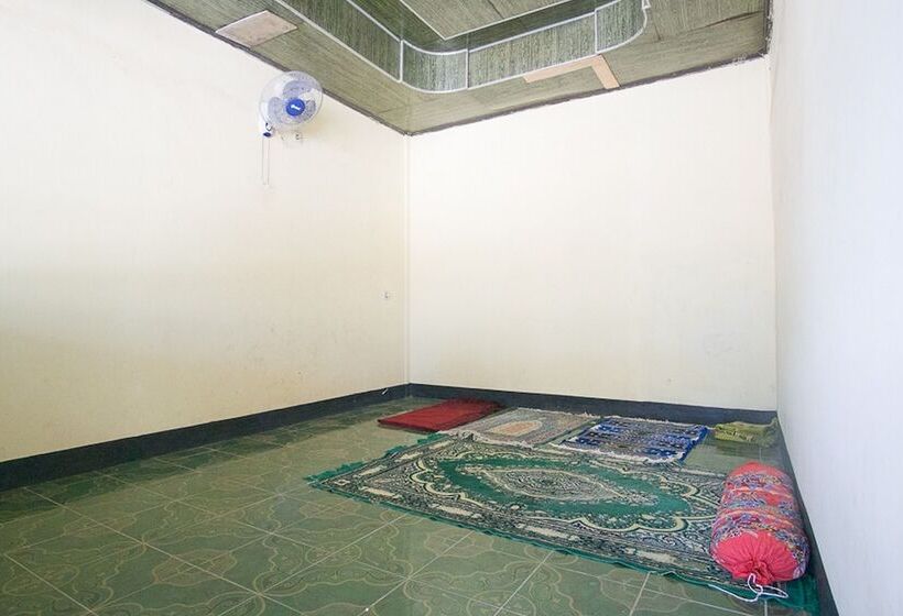فندق Reddoorz @ Mawun Street Kuta