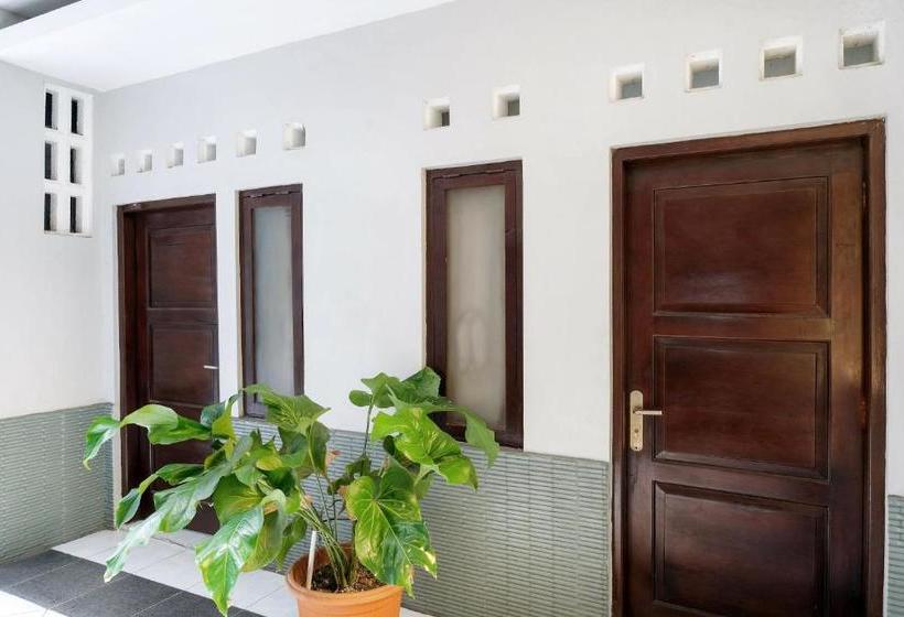 فندق Reddoorz Plus @  Star 88