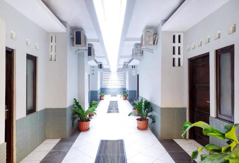 فندق Reddoorz Plus @  Star 88