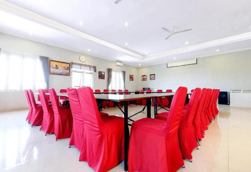 فندق Reddoorz Plus @  Star 88