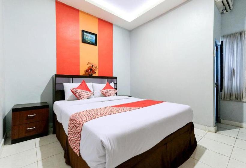 فندق Reddoorz Plus @  Star 88