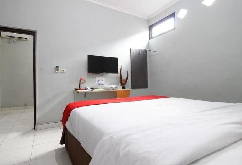 فندق Reddoorz Plus @  Star 88