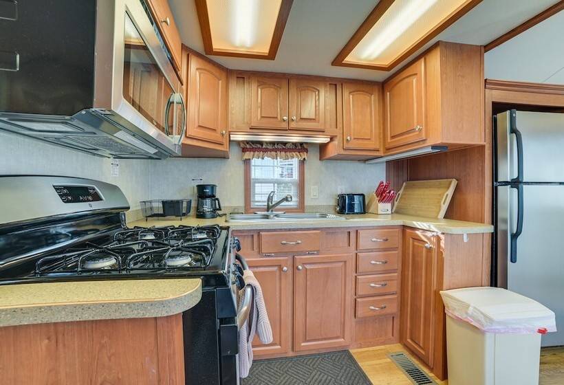 Alanson Home W/ Grill: 23 Mi To Mackinaw Island