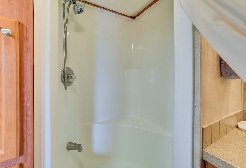 Alanson Home W/ Grill: 23 Mi To Mackinaw Island