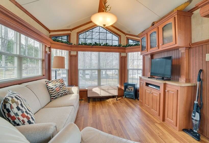 Alanson Home W/ Grill: 23 Mi To Mackinaw Island