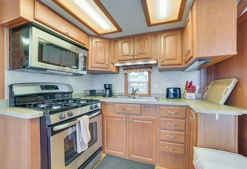 Alanson Home W/ Grill: 23 Mi To Mackinaw Island