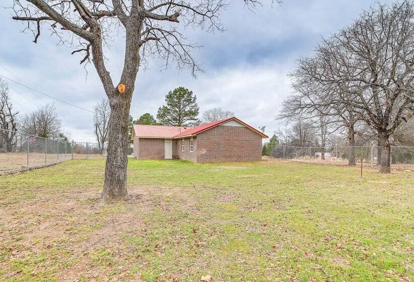 Charming Porum Home Near Lake Eufaula!