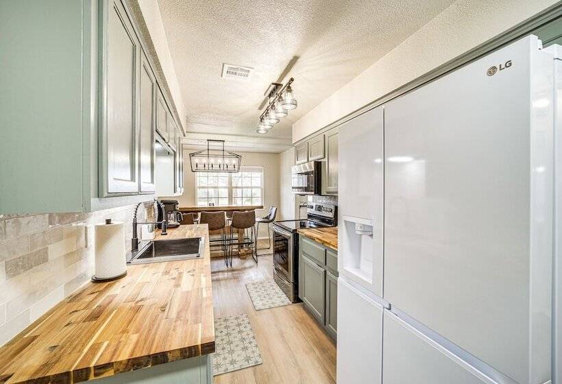 Charming Porum Home Near Lake Eufaula!