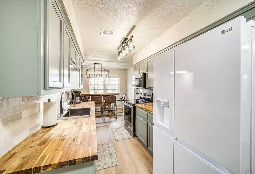 Charming Porum Home Near Lake Eufaula!