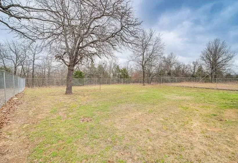 Charming Porum Home Near Lake Eufaula!