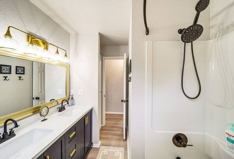 Charming Porum Home Near Lake Eufaula!