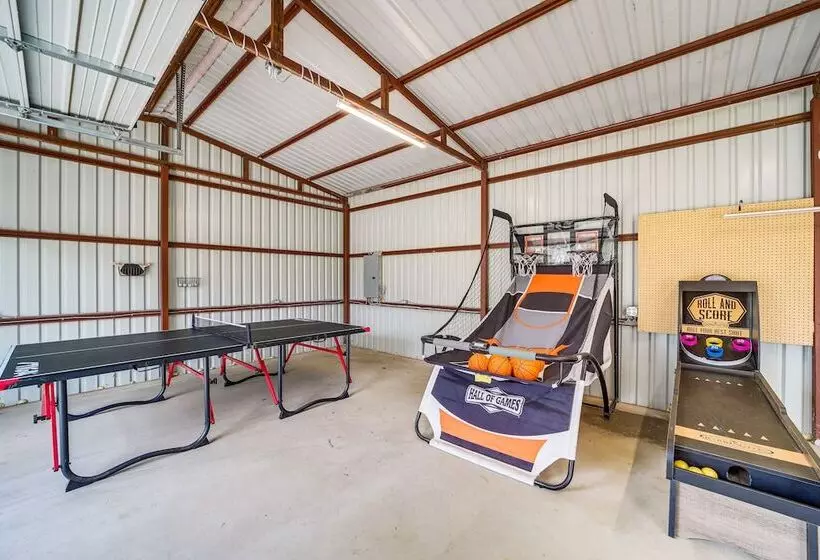 Charming Porum Home Near Lake Eufaula!