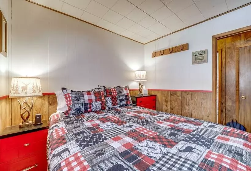 2 Fire Pits & Covered Deck: Cabin In Happy Jack!