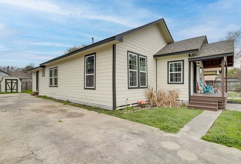 Houston Heights Home W/ Yard ~ 5 Mi To Downtown!