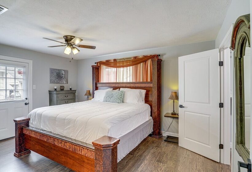 Houston Heights Home W/ Yard ~ 5 Mi To Downtown!