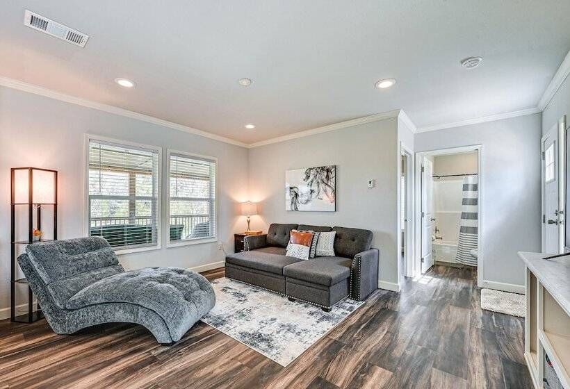 Lovely Broken Bow Cottage W/ Hot Tub & Fire Pit!