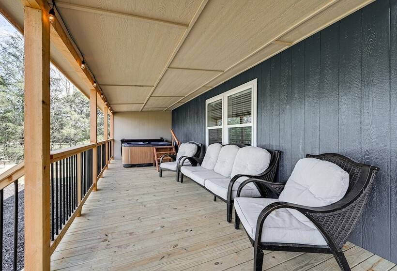 Lovely Broken Bow Cottage W/ Hot Tub & Fire Pit!
