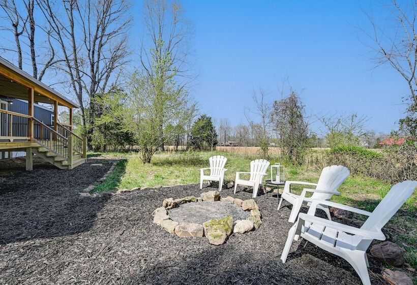 Lovely Broken Bow Cottage W/ Hot Tub & Fire Pit!