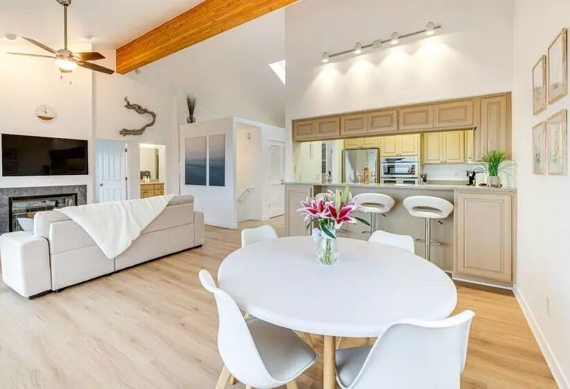Lovely Rockaway Beach Home W/ Pacific Ocean Views!