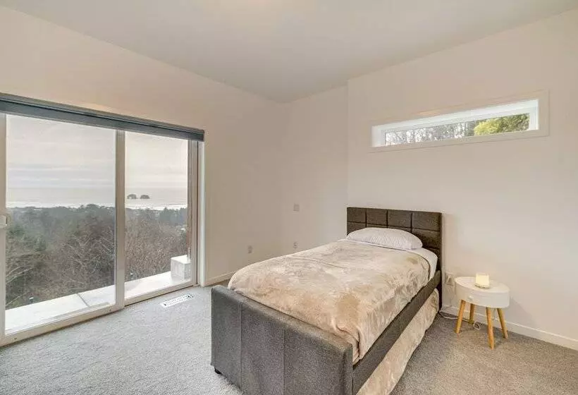 Lovely Rockaway Beach Home W/ Pacific Ocean Views!