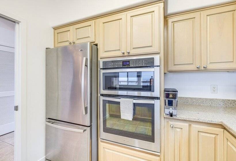 Lovely Rockaway Beach Home W/ Pacific Ocean Views!