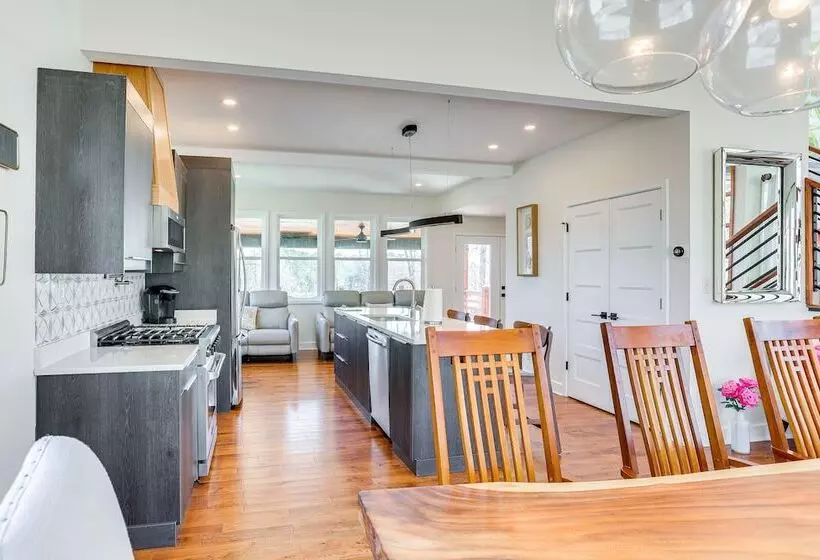 Modern Lake House Retreat W/ Deck On Pickwick Lake