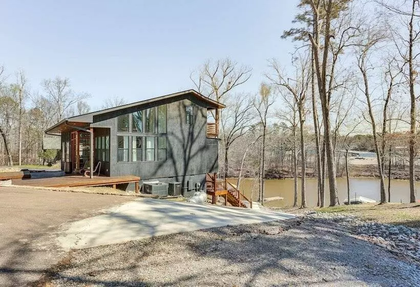 Modern Lake House Retreat W/ Deck On Pickwick Lake