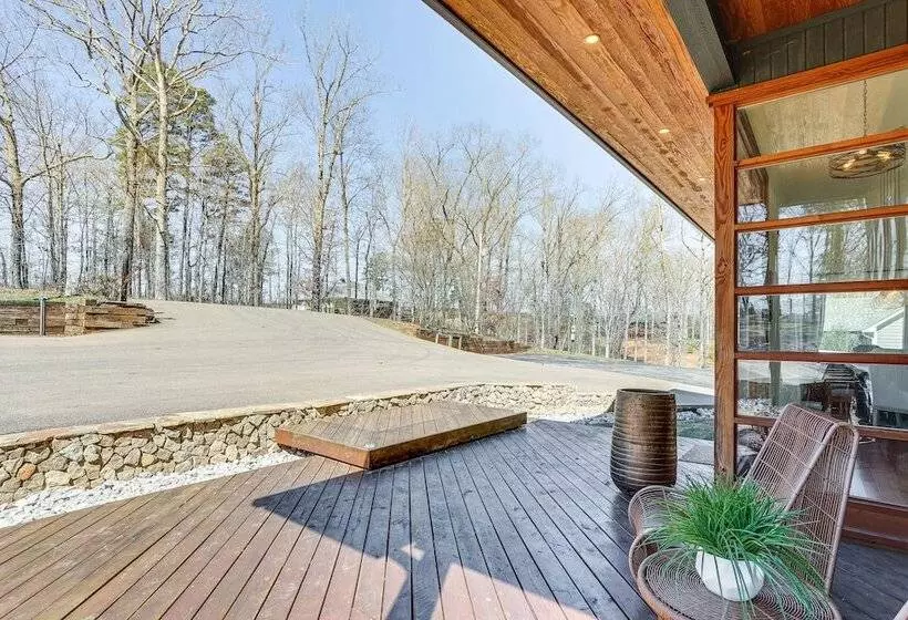 Modern Lake House Retreat W/ Deck On Pickwick Lake