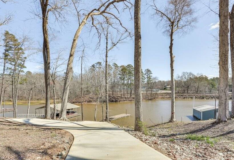 Modern Lake House Retreat W/ Deck On Pickwick Lake