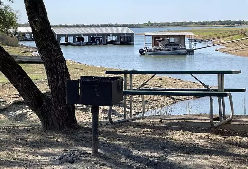 モーテル Village Inn