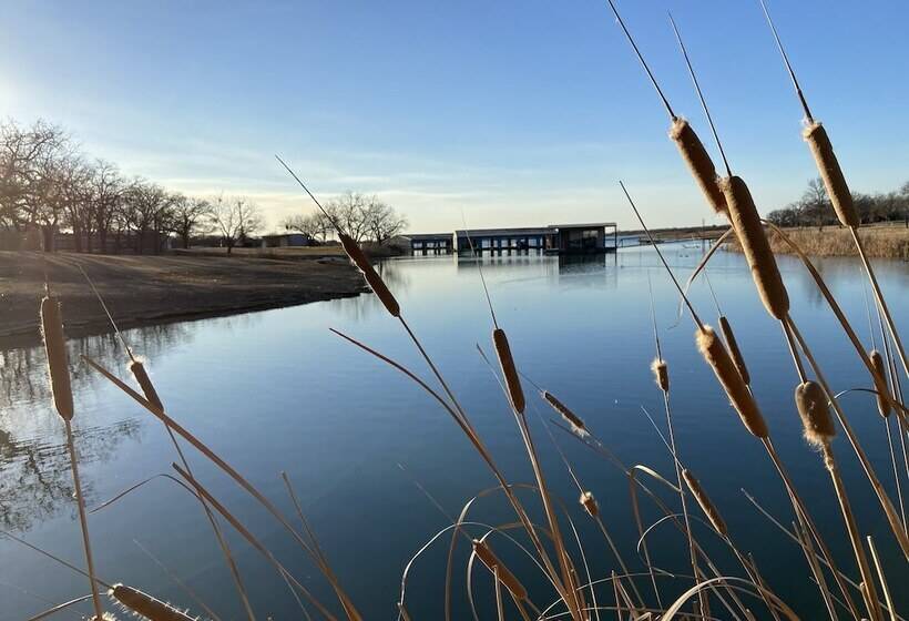 汽车旅馆 Village Inn