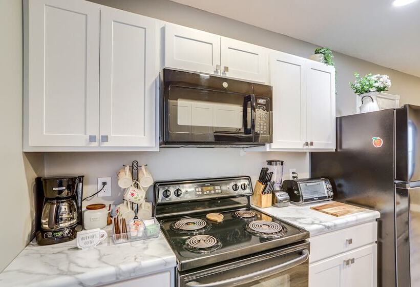 Peaceful Shiloh Home W/ Deck & Fishing Pond Access