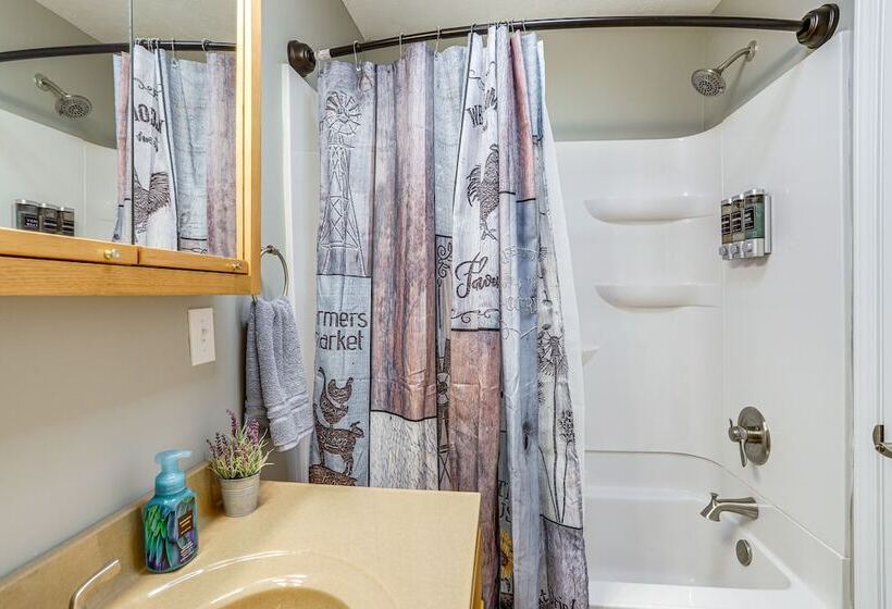 Peaceful Shiloh Home W/ Deck & Fishing Pond Access