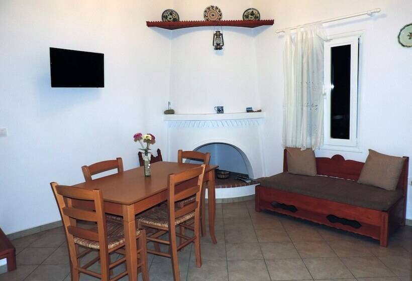 Pelagos Rooms 10m From Gyrismata Beach