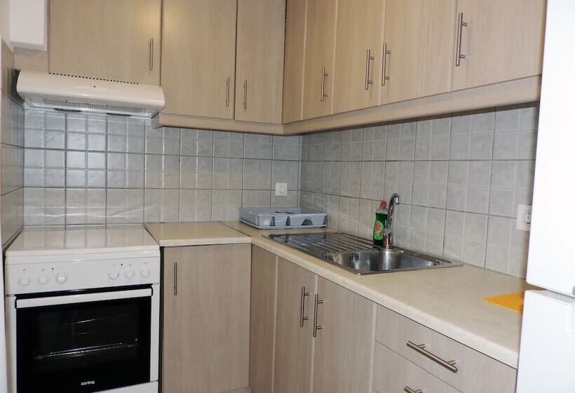 Pelagos Rooms 10m From Gyrismata Beach