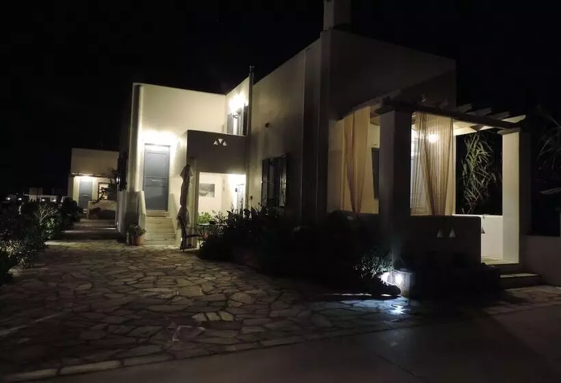 Pelagos Rooms 10m From Gyrismata Beach