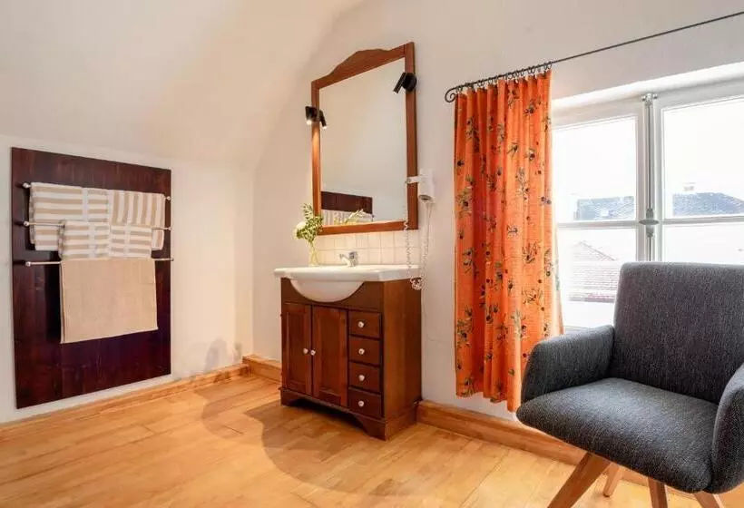 Majatalo Goldenes Schiff