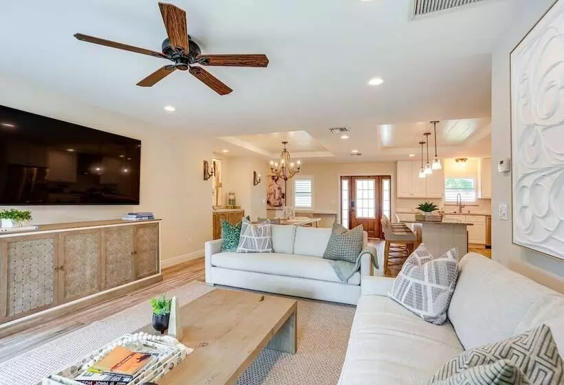 Pet Friendly Retreat In Stuart W/ Saltwater Pool!