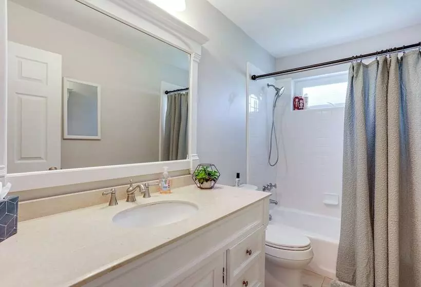 Pet Friendly Retreat In Stuart W/ Saltwater Pool!