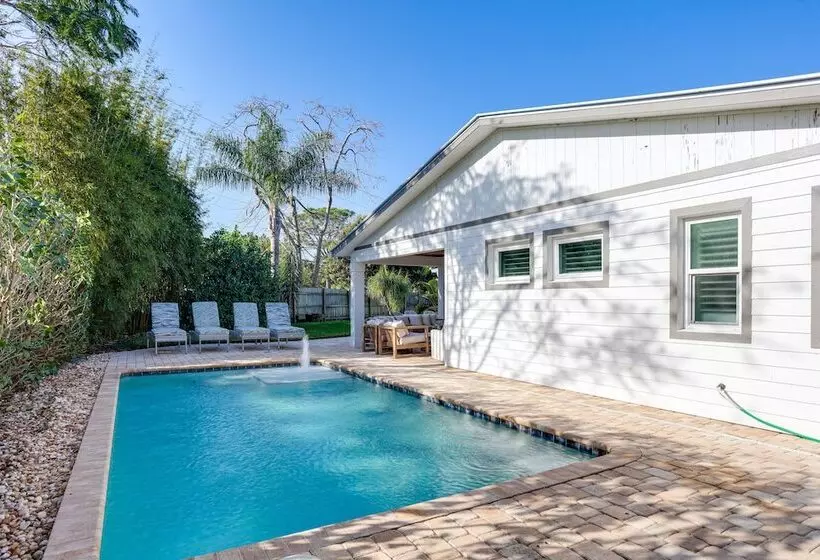 Pet Friendly Retreat In Stuart W/ Saltwater Pool!