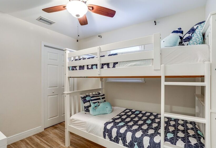 Pet Friendly Retreat In Stuart W/ Saltwater Pool!