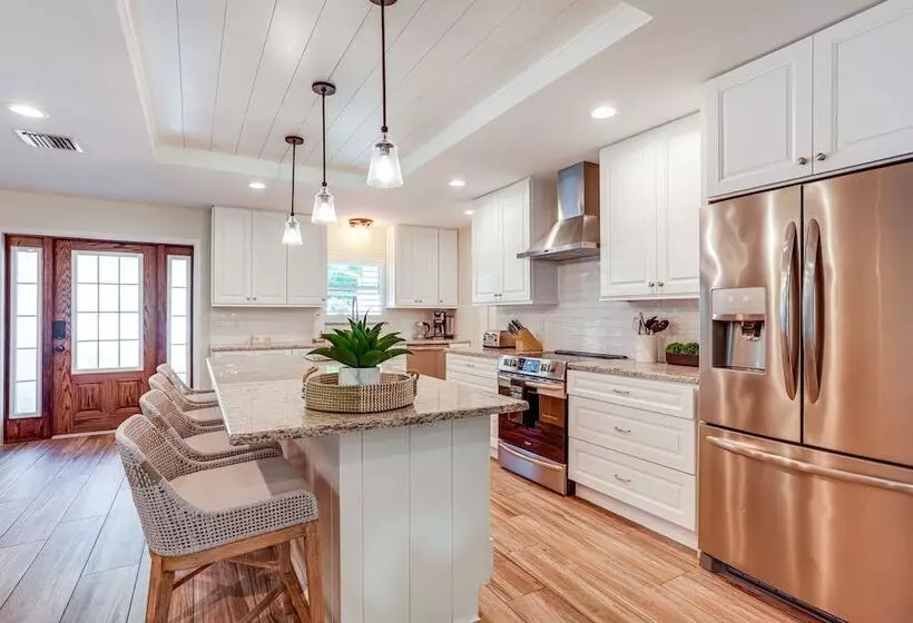 Pet Friendly Retreat In Stuart W/ Saltwater Pool!